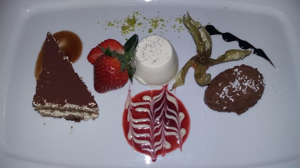 Hotel La Cascina Wennigsen Екстериор снимка