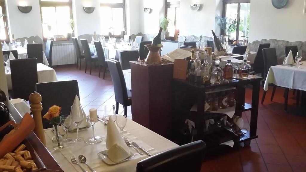Hotel La Cascina Wennigsen Екстериор снимка